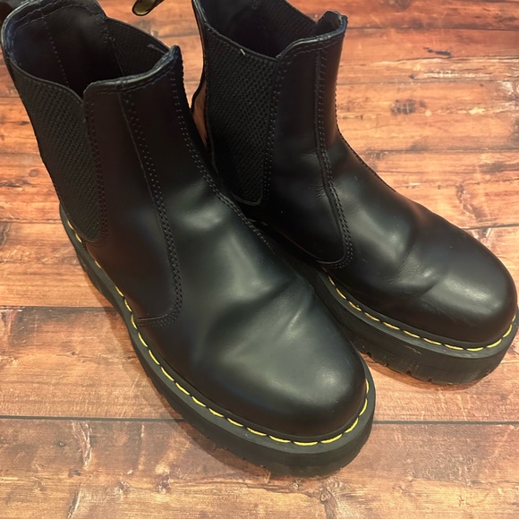 Dr. Martens Black Platform Chelsea Boots 8 - Picture 2 of 6